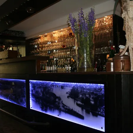 Weinlaube Ξενοδοχείο Κόμπλεντς