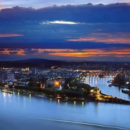 Ξενοδοχείο Weinlaube 3*